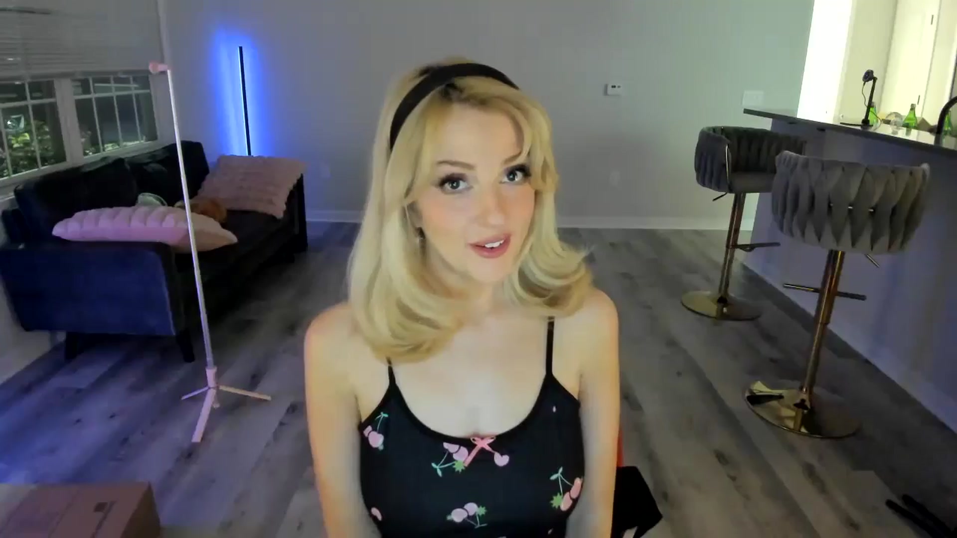 Gallery image thumbnail from Locktober's myfreecams stream on, 10/25/2024, 04:10 image 18 of 20