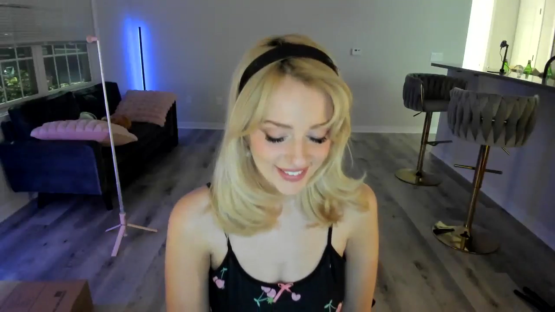 Gallery image thumbnail from Locktober's myfreecams stream on, 10/25/2024, 04:10 image 7 of 20