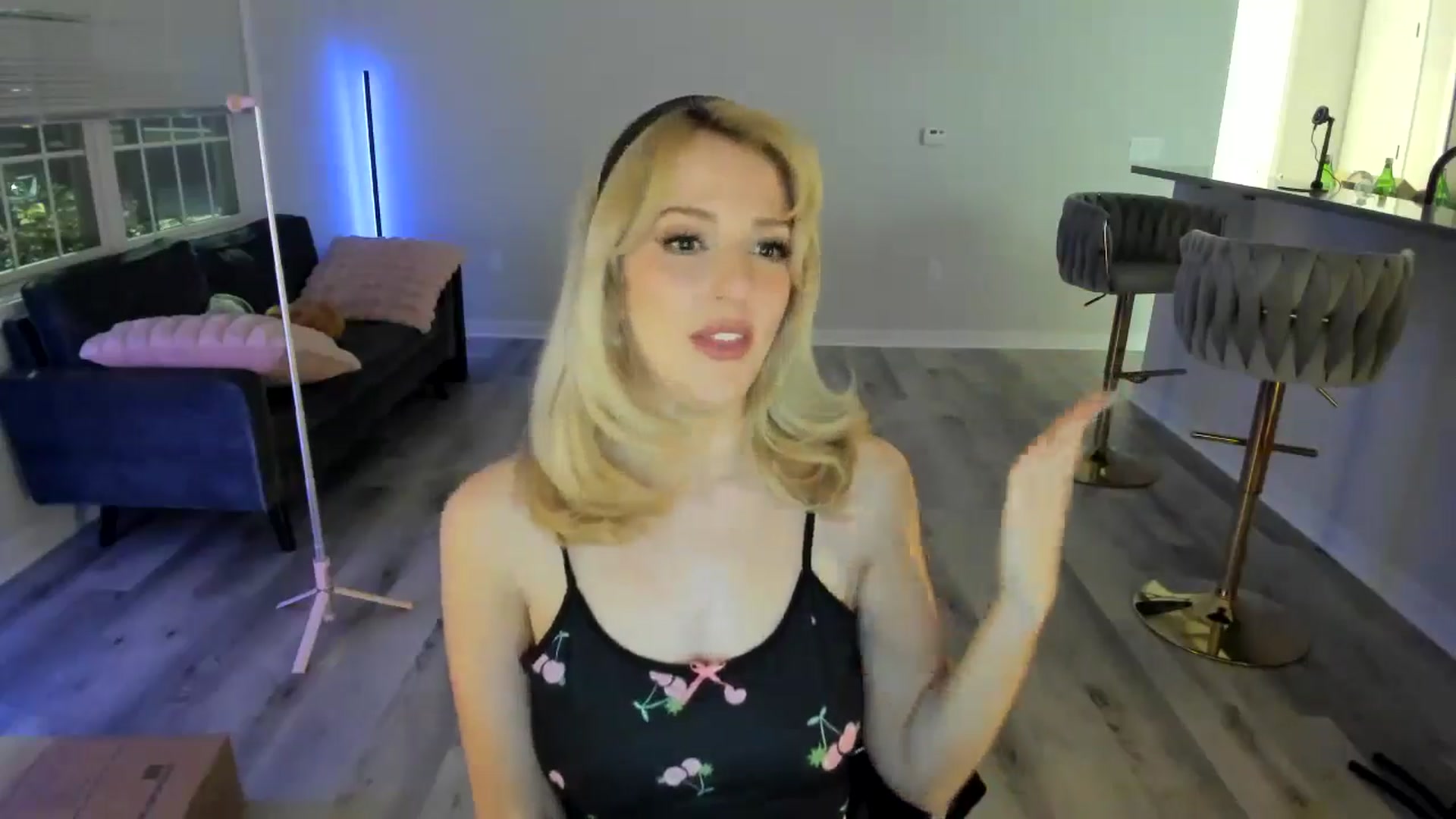 Gallery image thumbnail from Locktober's myfreecams stream on, 10/25/2024, 04:10 image 9 of 20