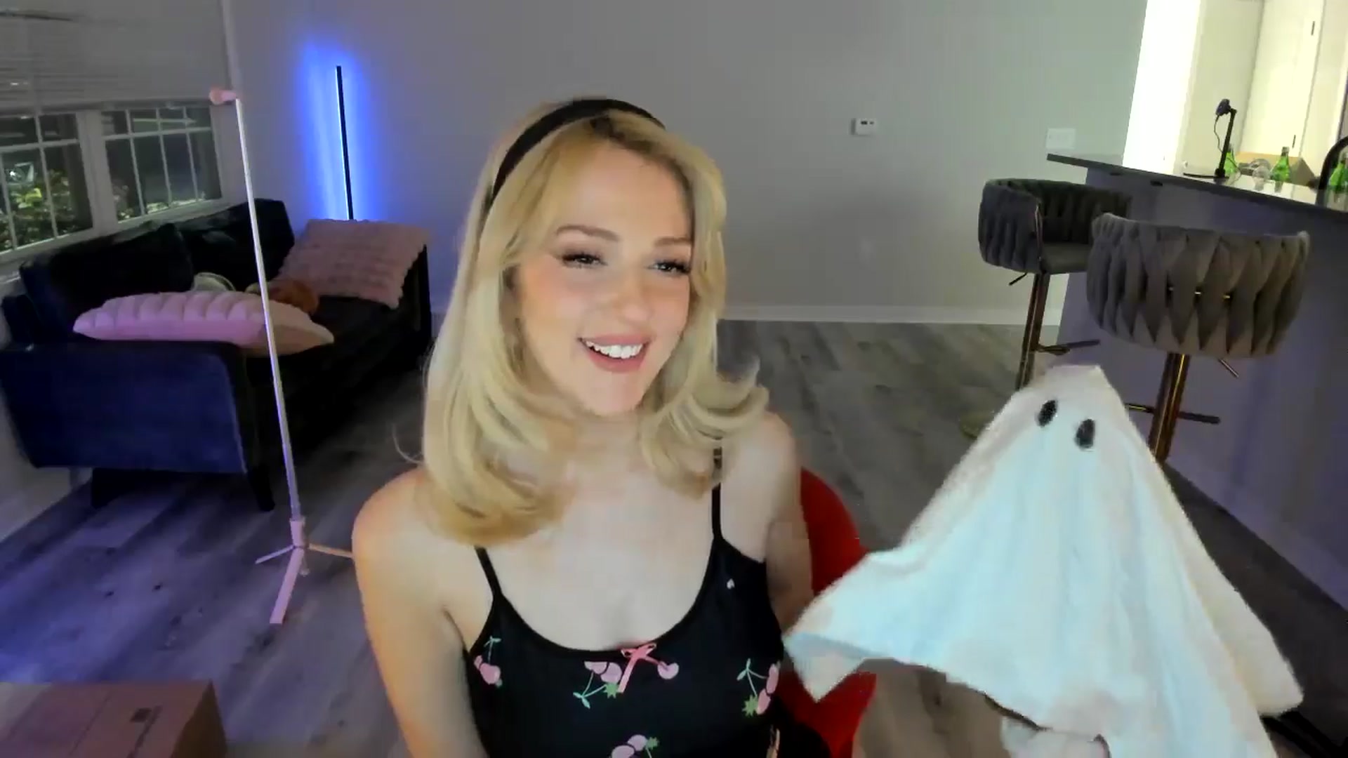 Gallery image thumbnail from Locktober's myfreecams stream on, 10/25/2024, 07:48 image 2 of 20