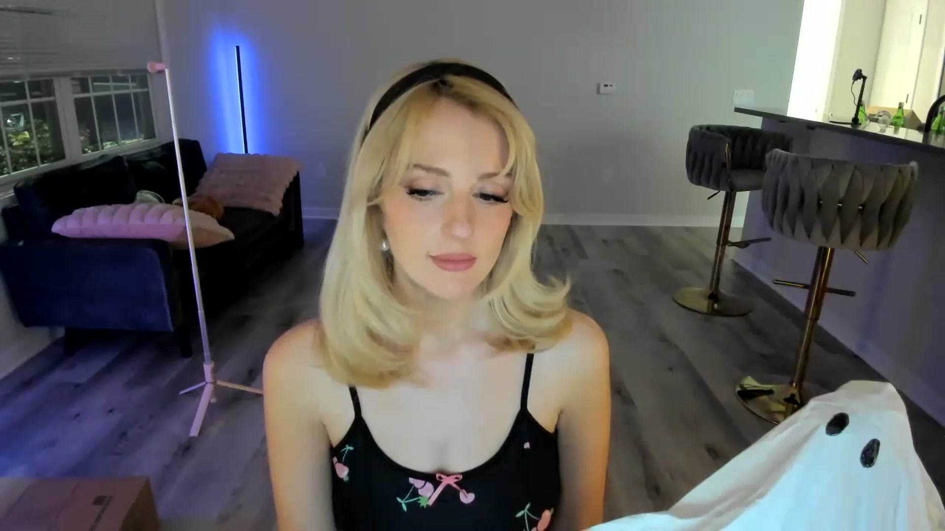 Gallery image thumbnail from Locktober's myfreecams stream on, 10/25/2024, 07:48 image 15 of 20