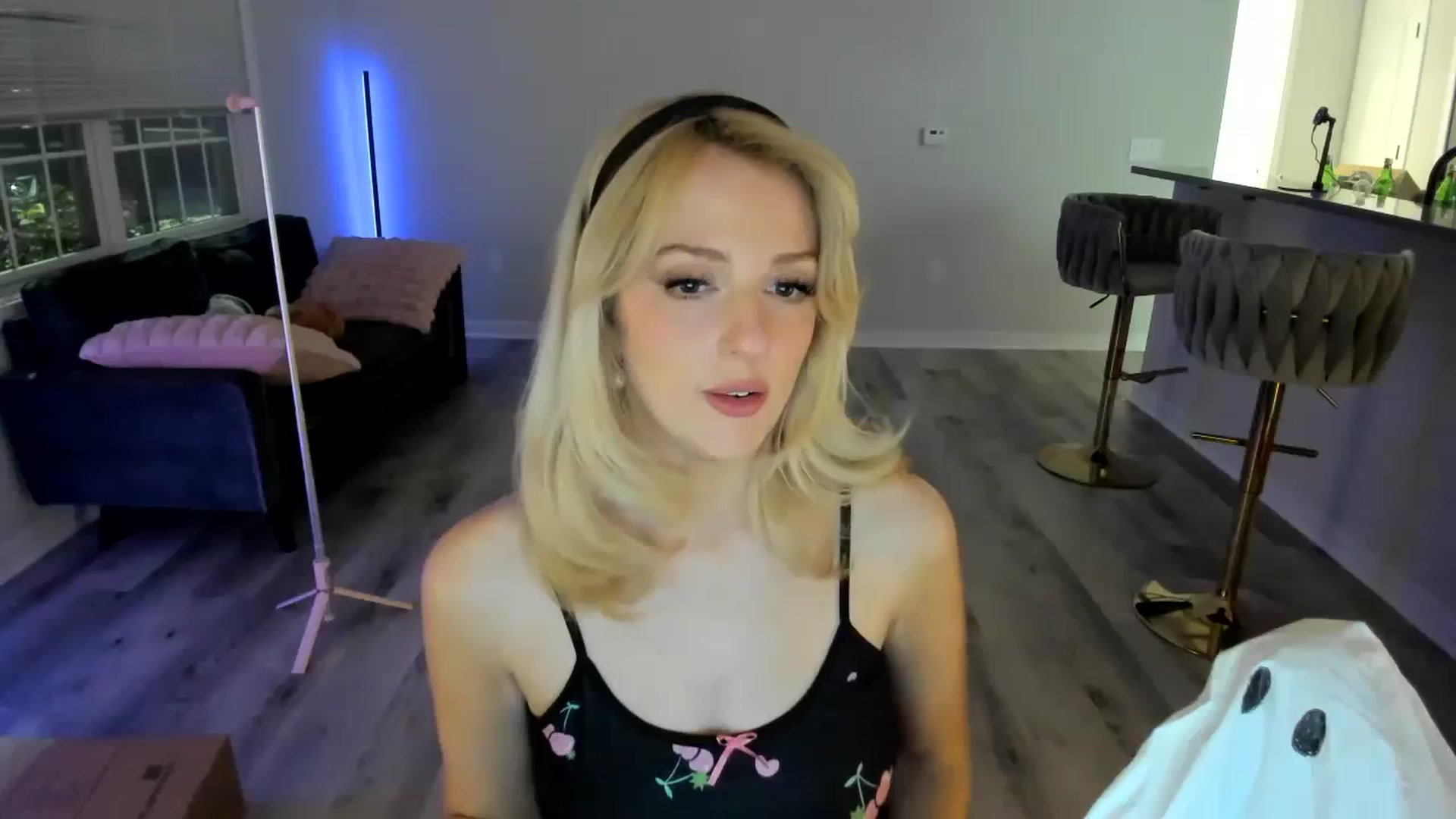 Gallery image thumbnail from Locktober's myfreecams stream on, 10/25/2024, 07:48 image 1 of 20