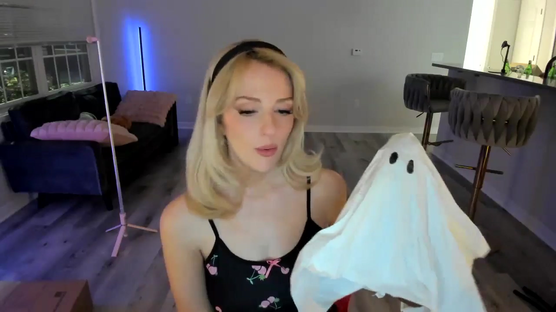 Gallery image thumbnail from Locktober's myfreecams stream on, 10/25/2024, 07:48 image 4 of 20