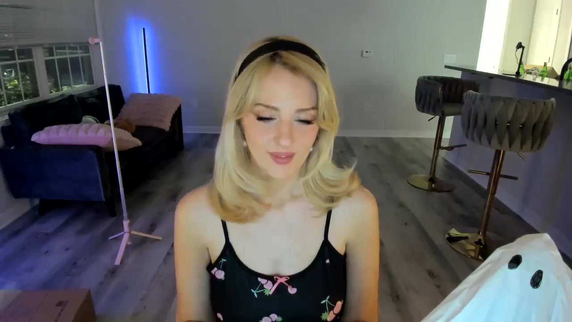 Gallery image thumbnail from Locktober's myfreecams stream on, 10/25/2024, 07:48 image 5 of 20