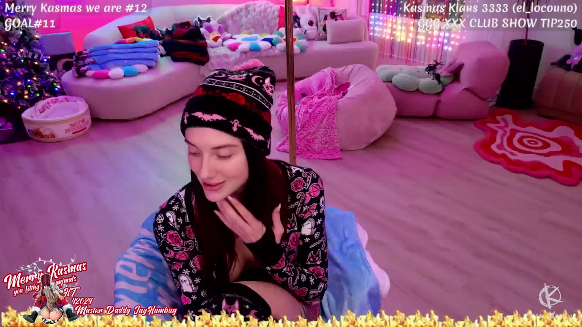 Gallery image thumbnail from LocosFuckDoll's myfreecams stream on, 12/24/2025, 05:30 image 16 of 20