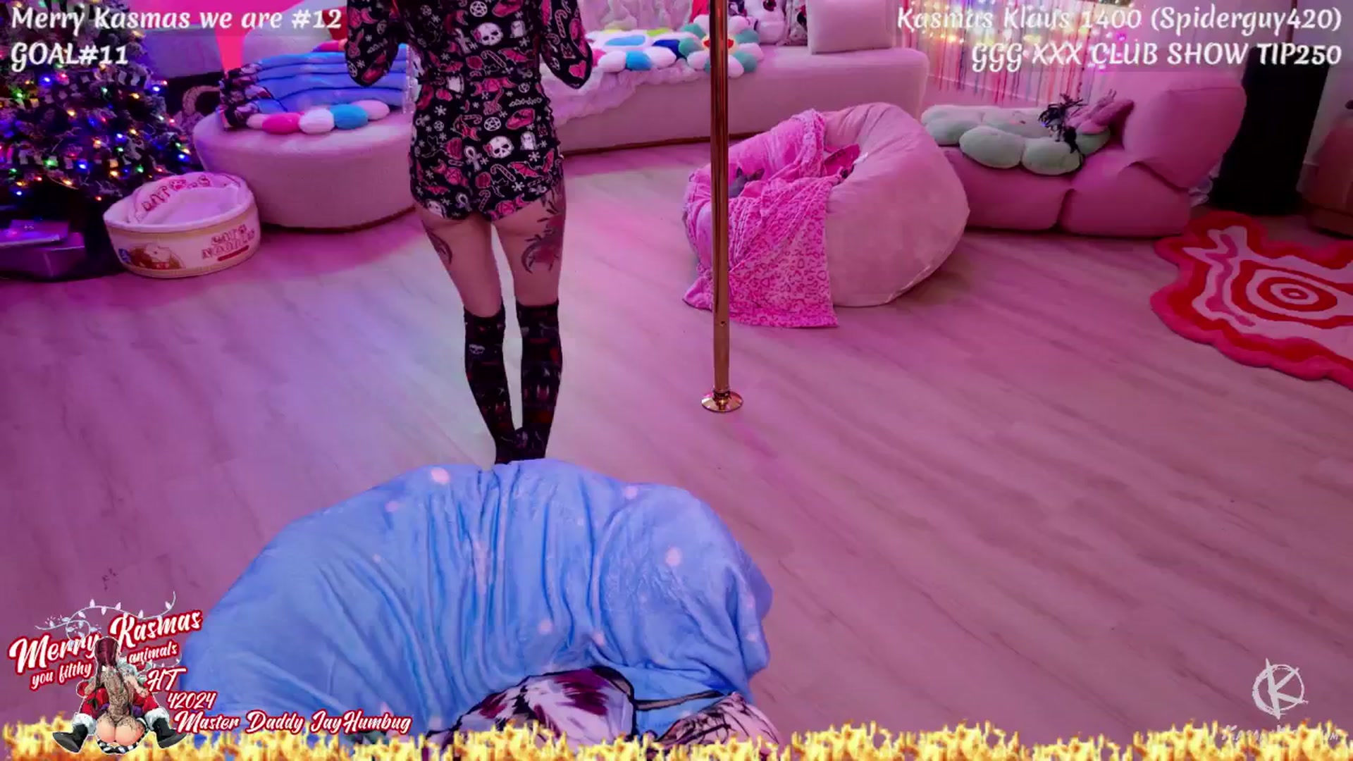 Gallery image thumbnail from LocosFuckDoll's myfreecams stream on, 12/24/2025, 05:30 image 10 of 20