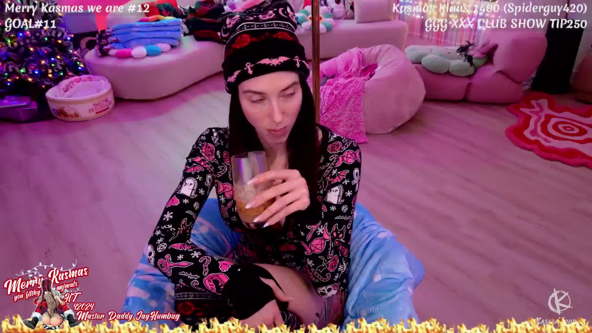 Gallery image thumbnail from LocosFuckDoll's myfreecams stream on, 12/24/2025, 05:30 image 11 of 20
