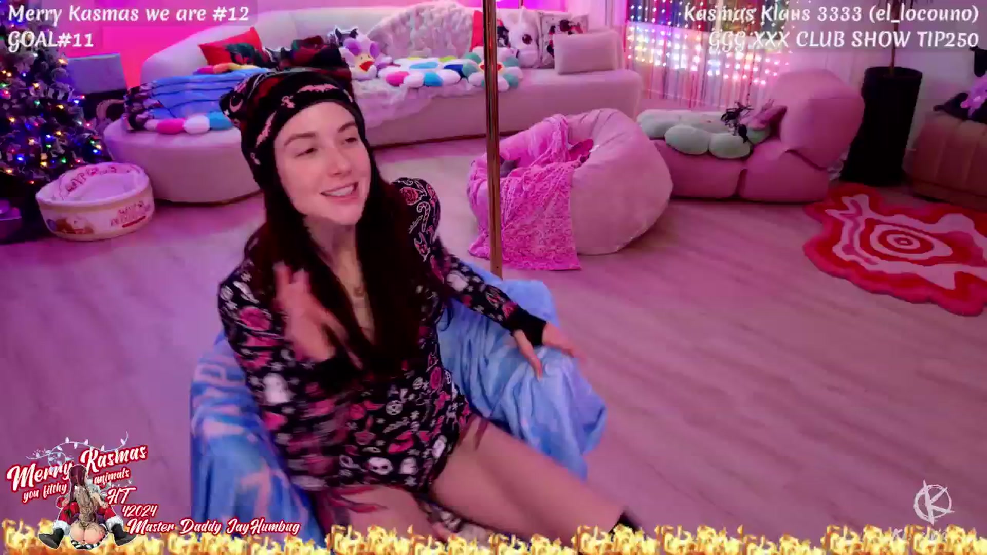 Gallery image thumbnail from LocosFuckDoll's myfreecams stream on, 12/24/2025, 05:30 image 15 of 20