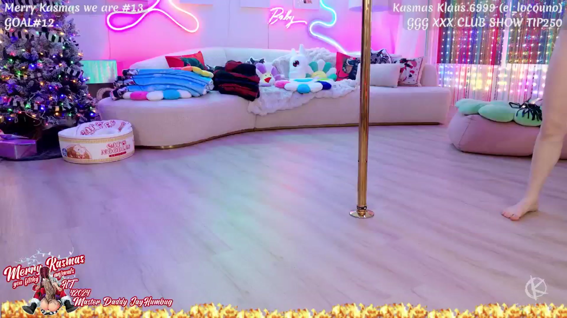 Gallery image thumbnail from LocosFuckDoll's myfreecams stream on, 12/25/2025, 01:17 image 17 of 20