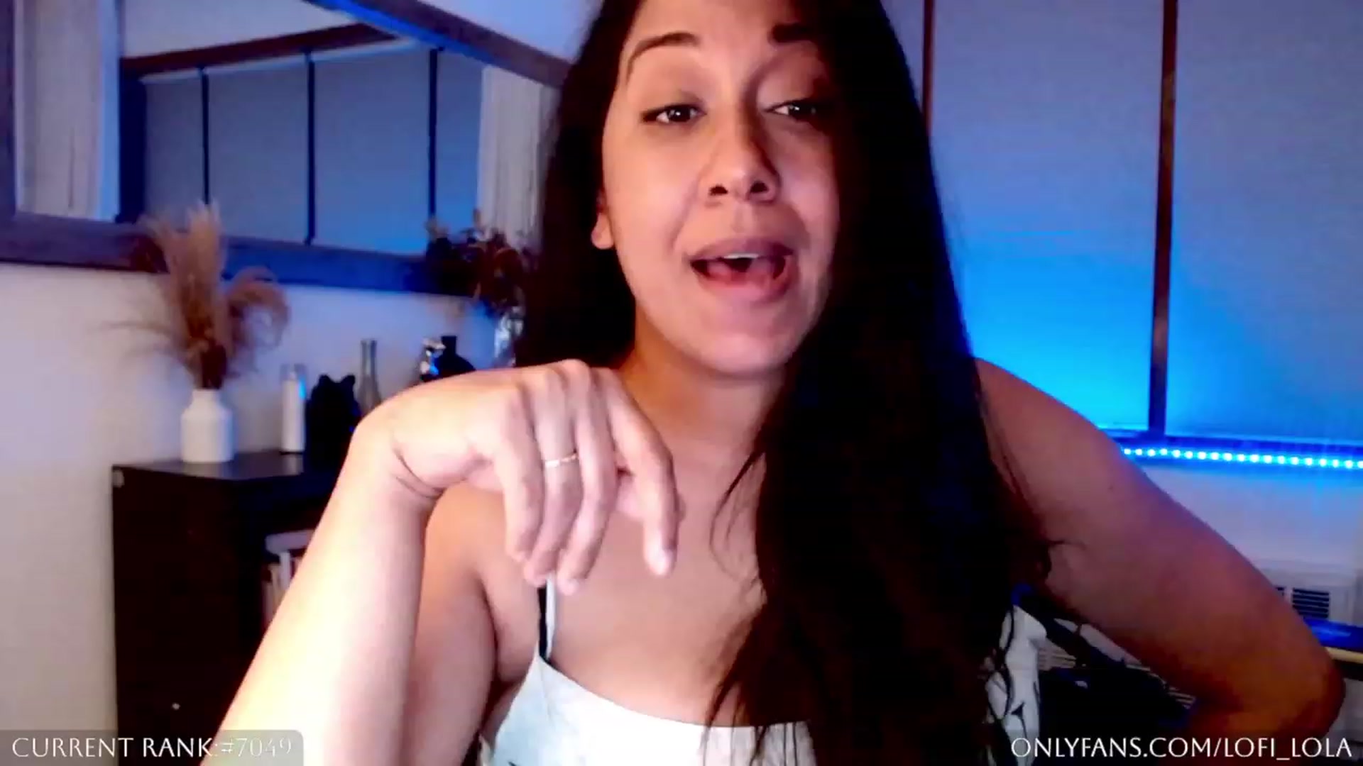 Gallery image thumbnail from LofiLola's myfreecams stream on, 01/17/2023, 24:29 image 8 of 20