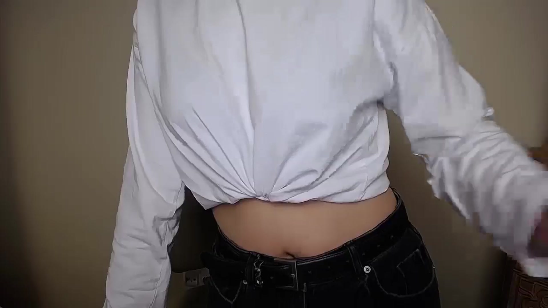 Gallery image thumbnail from LolaAlians_'s myfreecams stream on, 05/28/2025, 16:06 image 13 of 20
