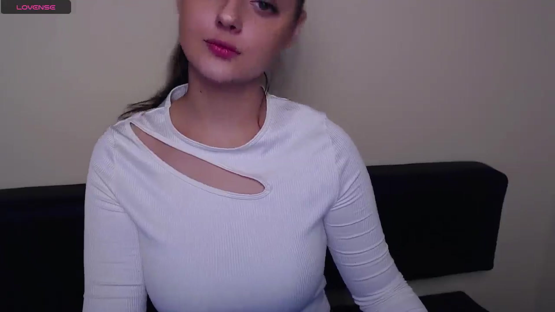 Gallery image thumbnail from LolaAlians_'s myfreecams stream on, 05/29/2025, 08:20 image 4 of 20