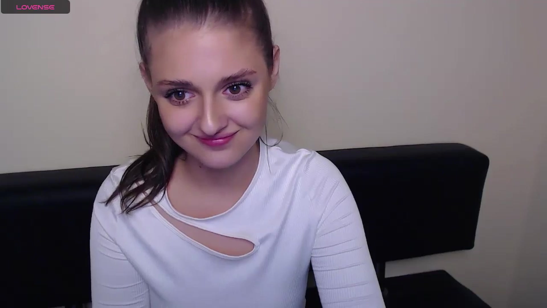 Gallery image thumbnail from LolaAlians_'s myfreecams stream on, 05/29/2025, 09:00 image 9 of 20