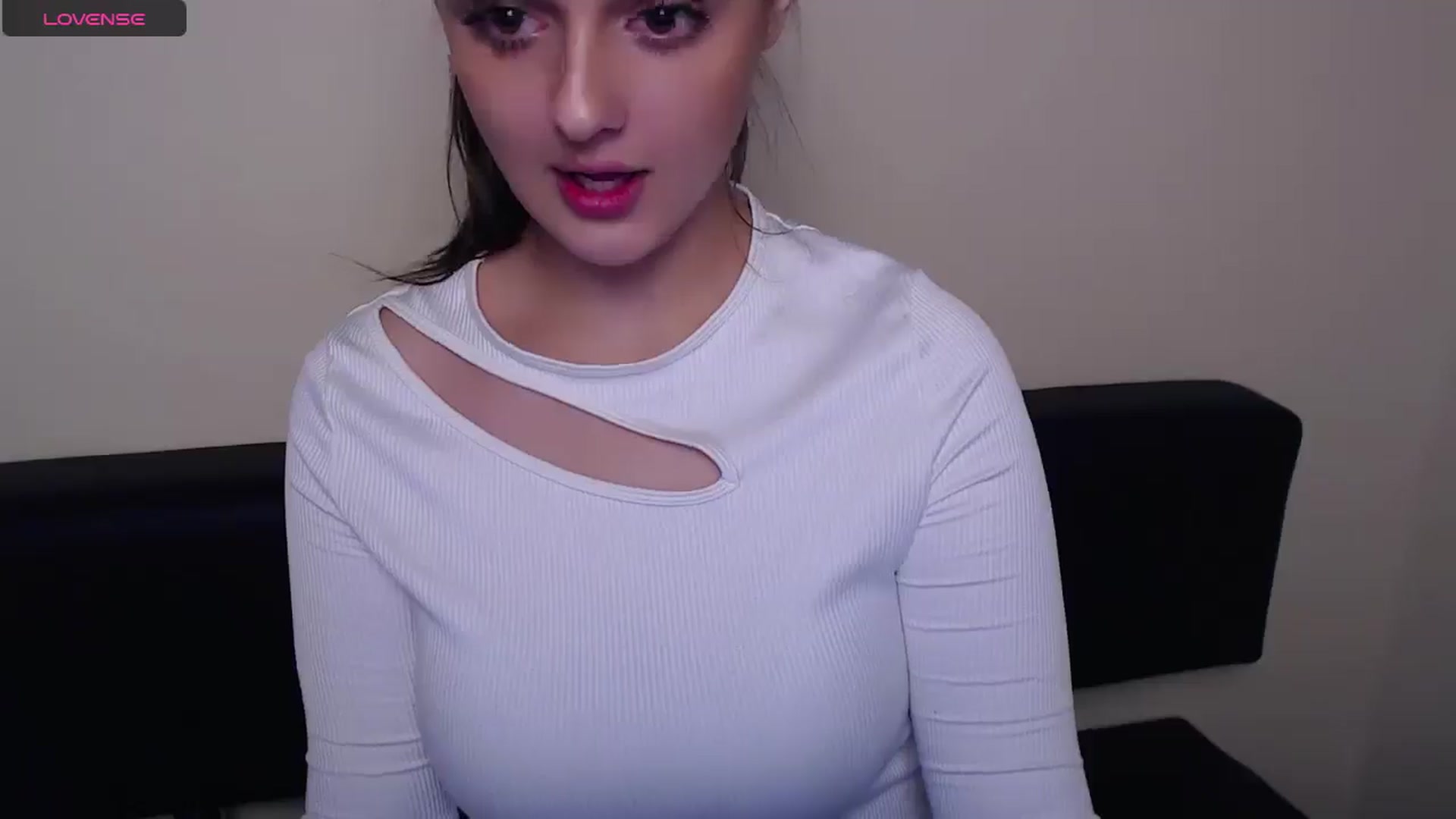 Gallery image thumbnail from LolaAlians_'s myfreecams stream on, 05/29/2025, 09:00 image 14 of 20