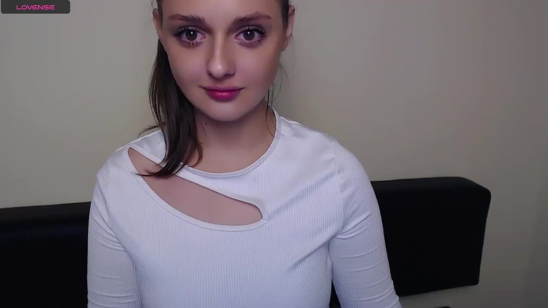 Gallery image thumbnail from LolaAlians_'s myfreecams stream on, 05/29/2025, 09:00 image 20 of 20