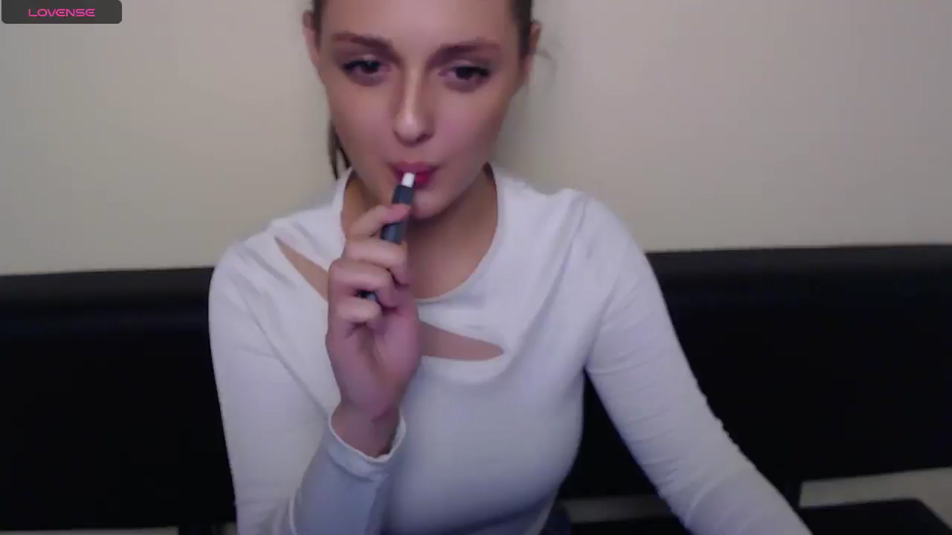 Gallery image thumbnail from LolaAlians_'s myfreecams stream on, 05/29/2025, 11:59 image 5 of 20