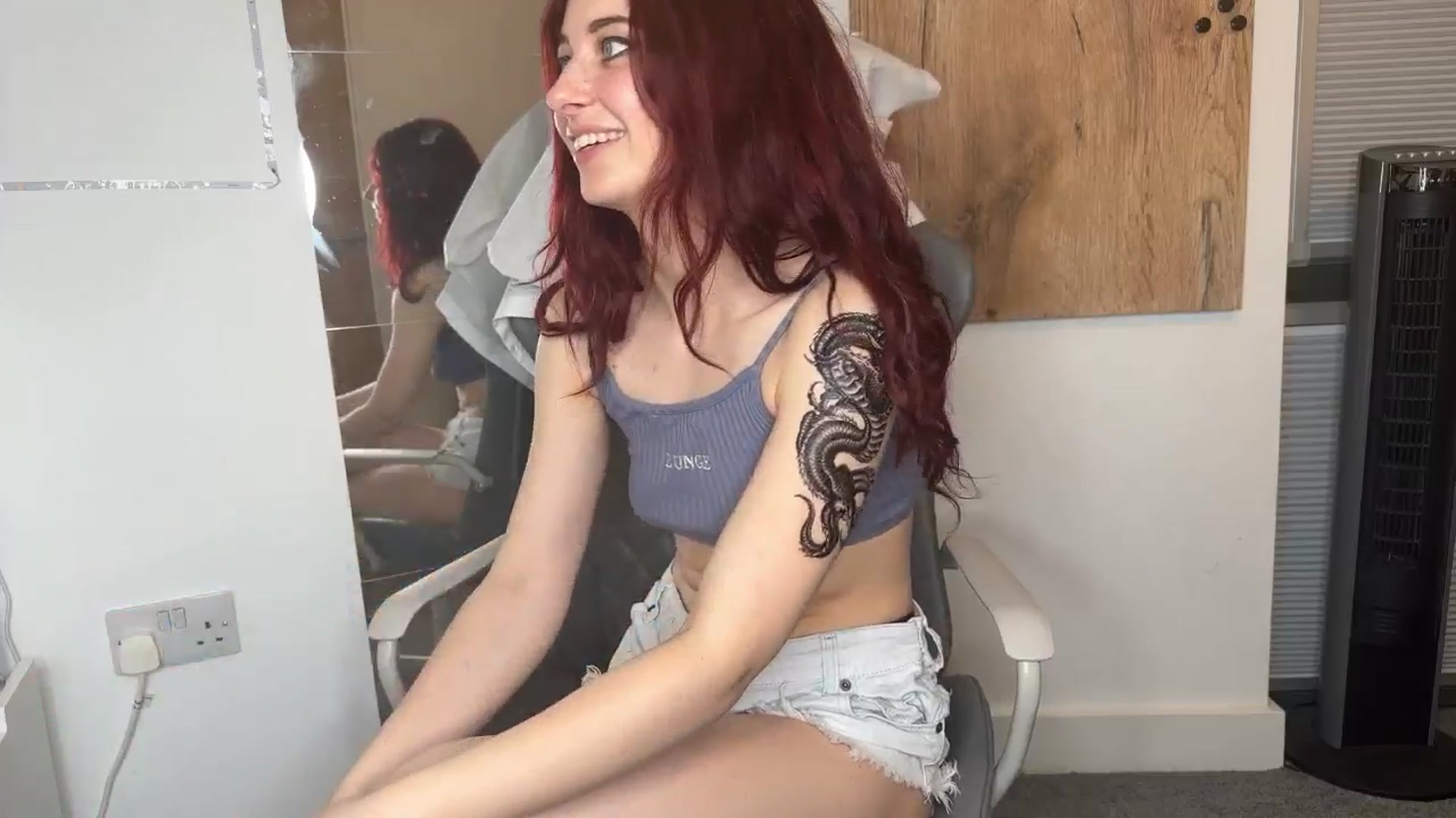 Gallery image thumbnail from LolaBelleRey's myfreecams stream on, 04/05/2025, 06:30 image 13 of 20