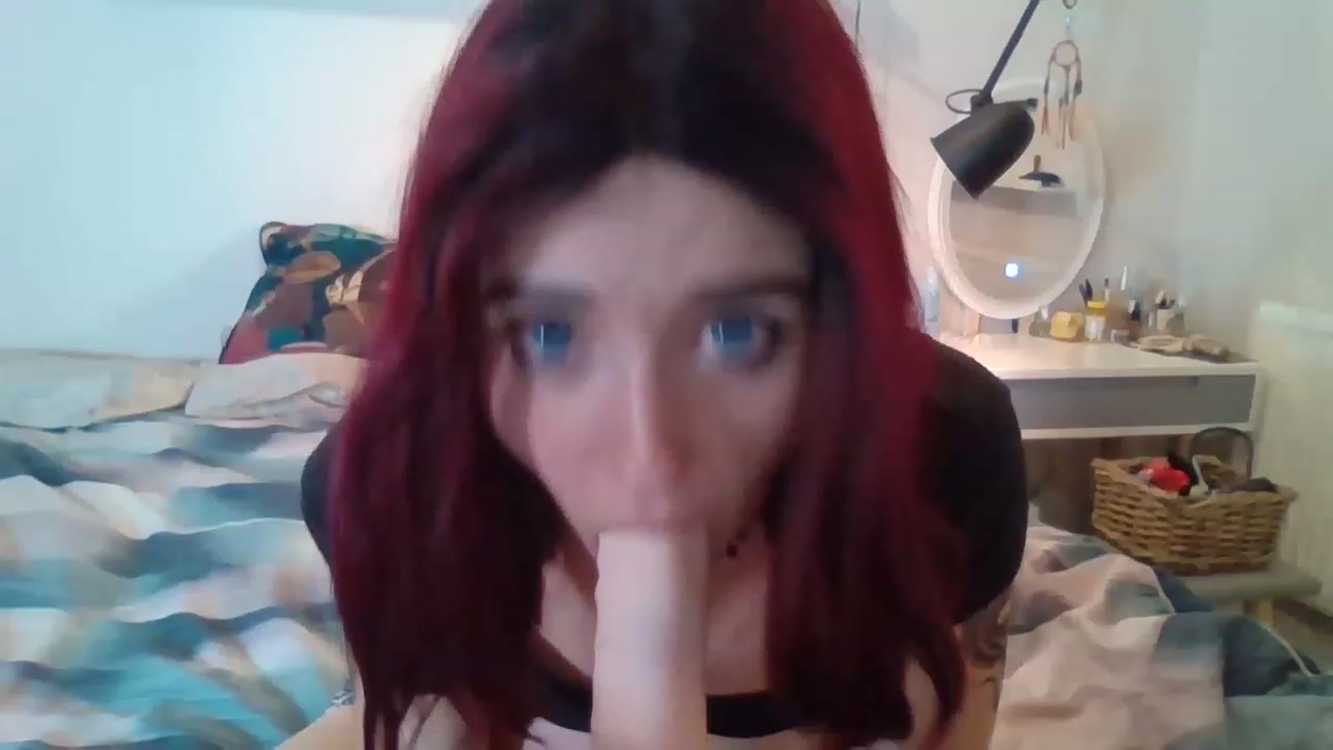 Gallery image thumbnail from LolaBunnybun's myfreecams stream on, 11/25/2022, 23:52 image 17 of 20