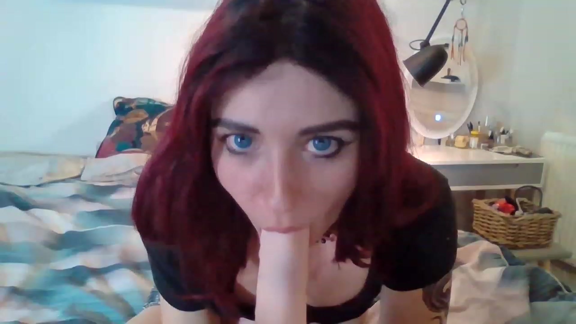 Gallery image thumbnail from LolaBunnybun's myfreecams stream on, 11/25/2022, 23:52 image 15 of 20