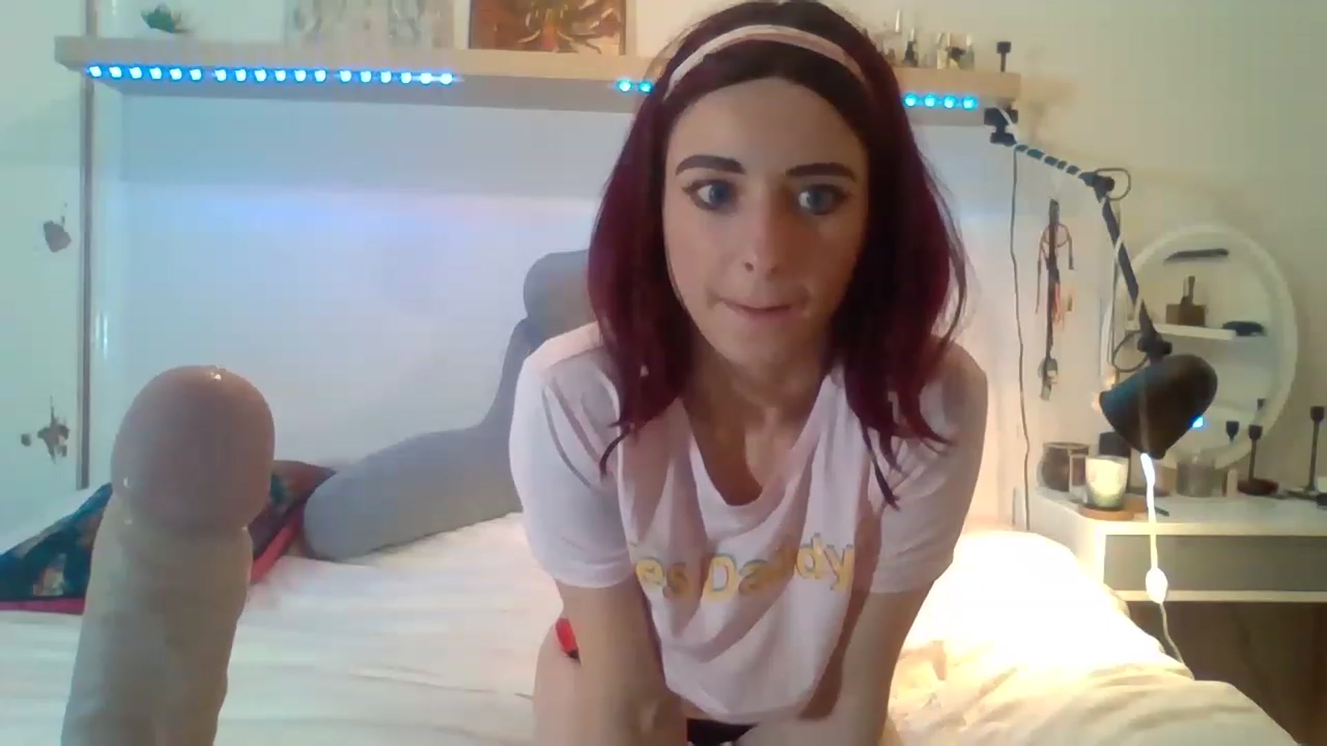 Gallery image thumbnail from LolaBunnybun's myfreecams stream on, 12/03/2022, 03:09 image 13 of 20