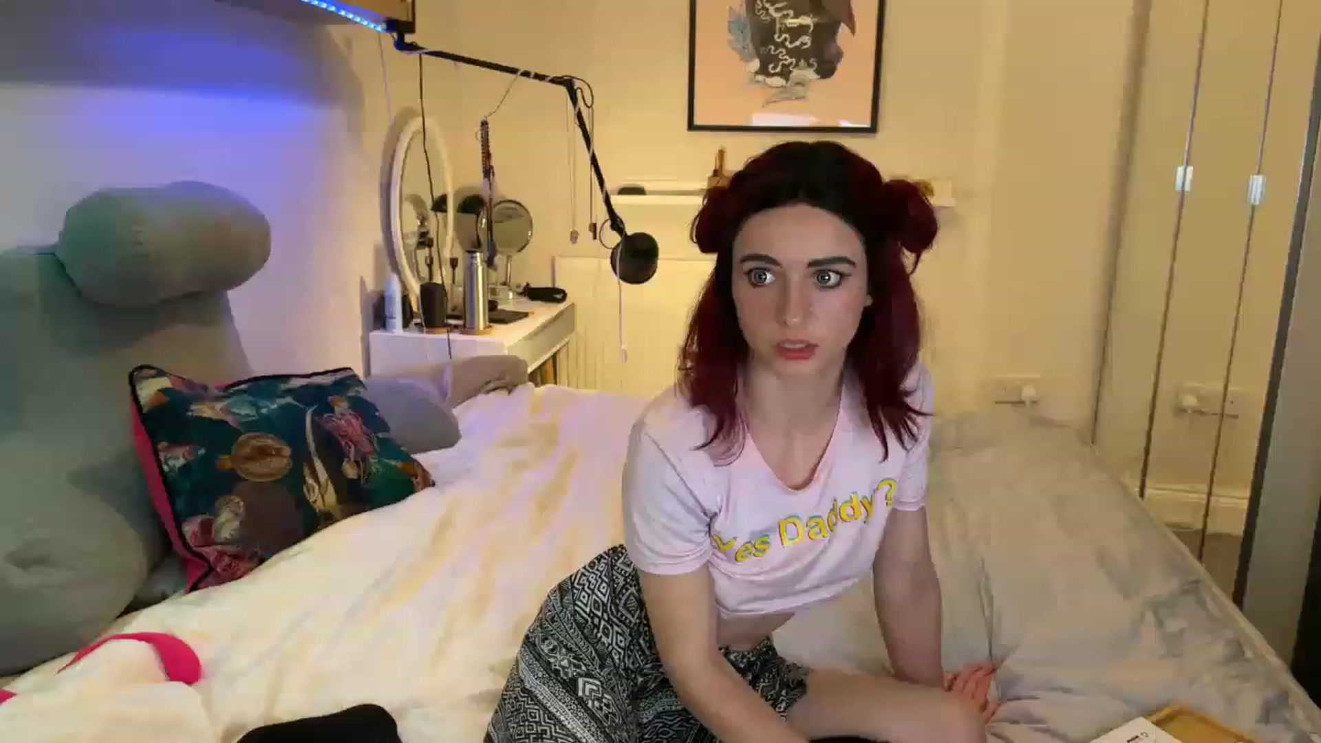 Gallery image thumbnail from LolaBunnybun's myfreecams stream on, 12/09/2022, 23:53 image 3 of 20