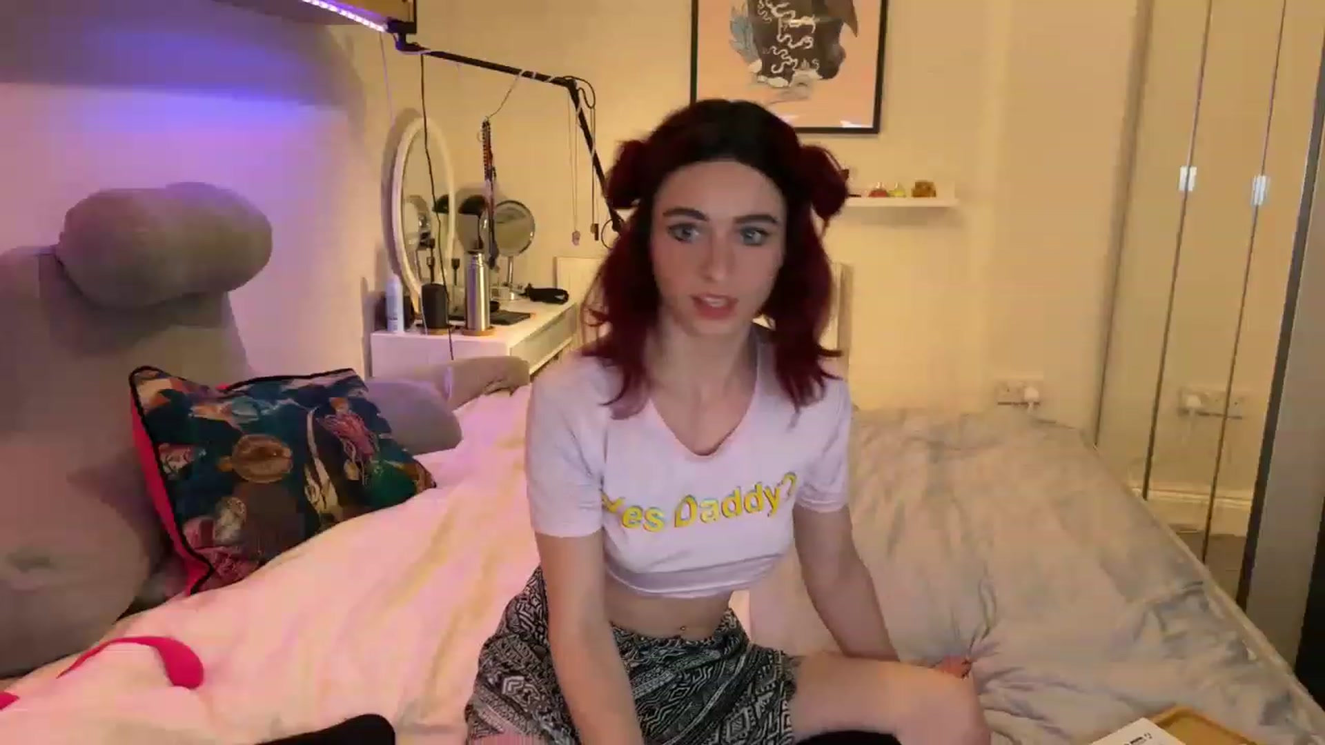Gallery image thumbnail from LolaBunnybun's myfreecams stream on, 12/09/2022, 23:53 image 2 of 20
