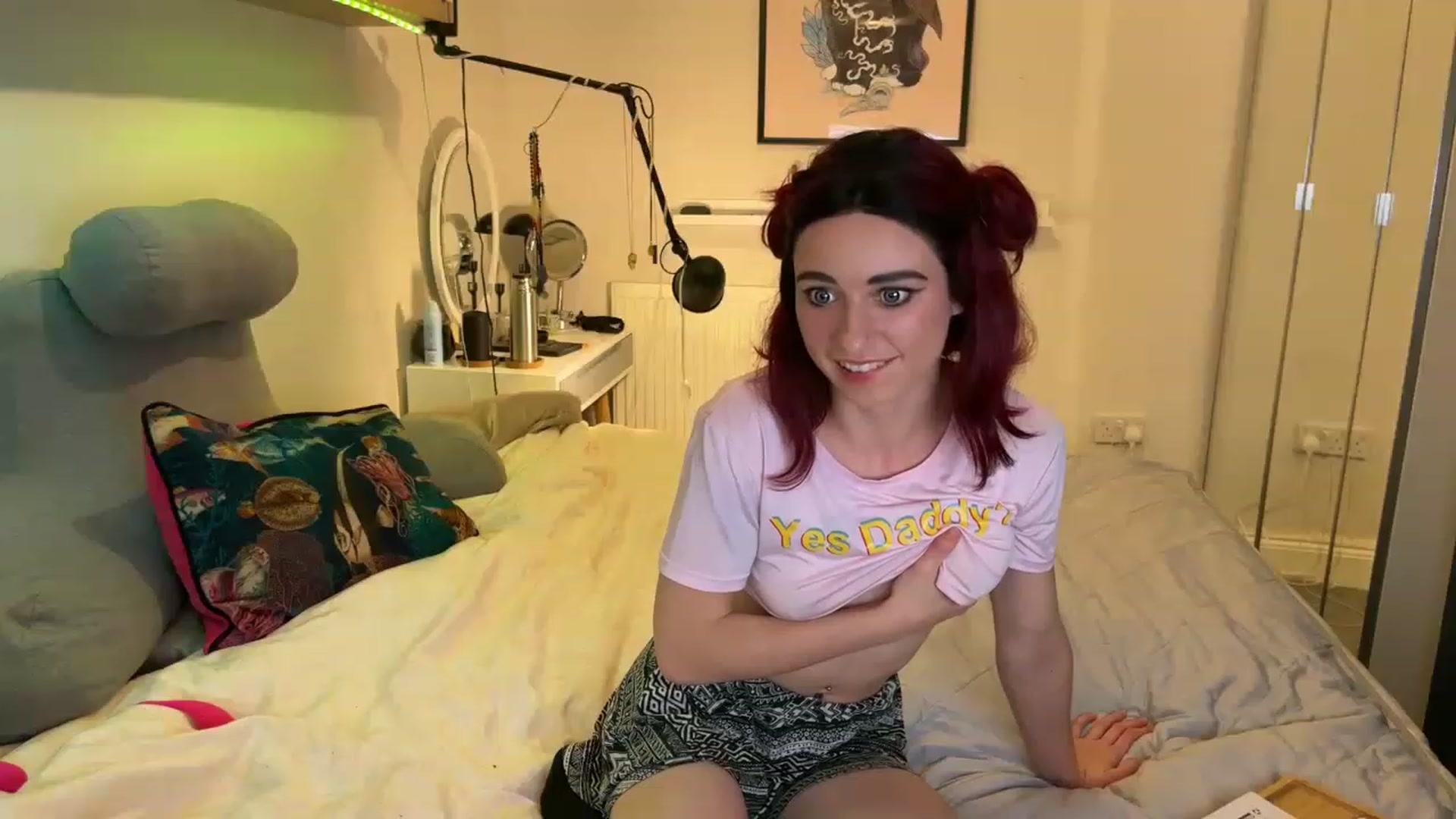 Gallery image thumbnail from LolaBunnybun's myfreecams stream on, 12/09/2022, 23:53 image 13 of 20