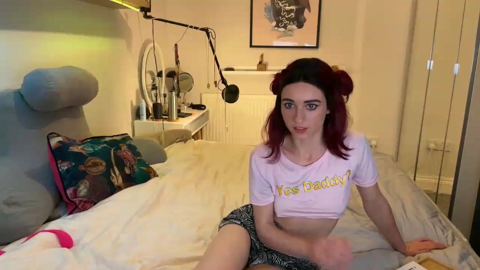 Gallery image thumbnail from LolaBunnybun's myfreecams stream on, 12/09/2022, 23:53 image 7 of 20