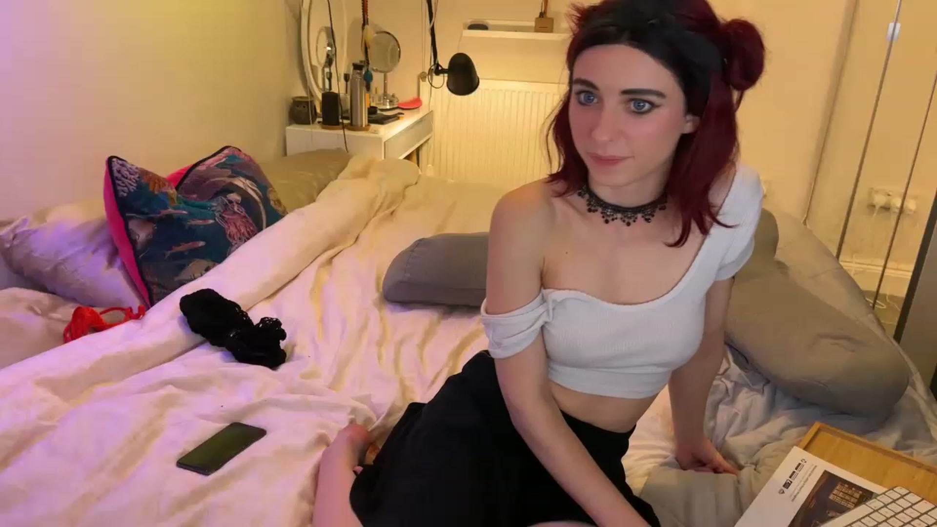 Gallery image thumbnail from LolaBunnybun's myfreecams stream on, 12/11/2022, 02:10 image 12 of 20