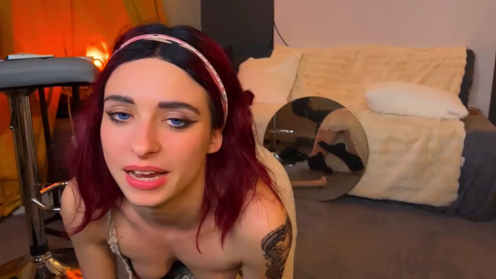Gallery image thumbnail from LolaBunnybun's myfreecams stream on, 12/15/2022, 01:22 image 7 of 20