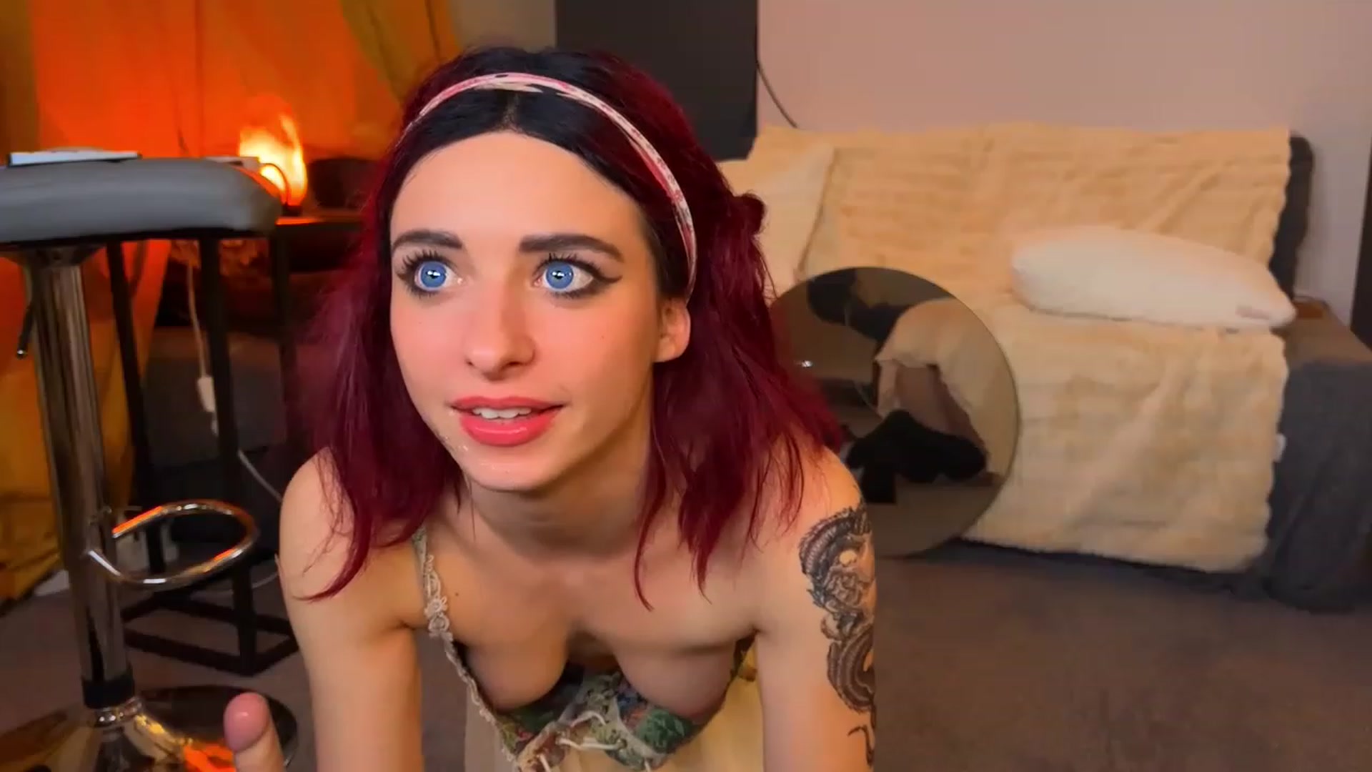 Gallery image thumbnail from LolaBunnybun's myfreecams stream on, 12/15/2022, 01:22 image 10 of 20