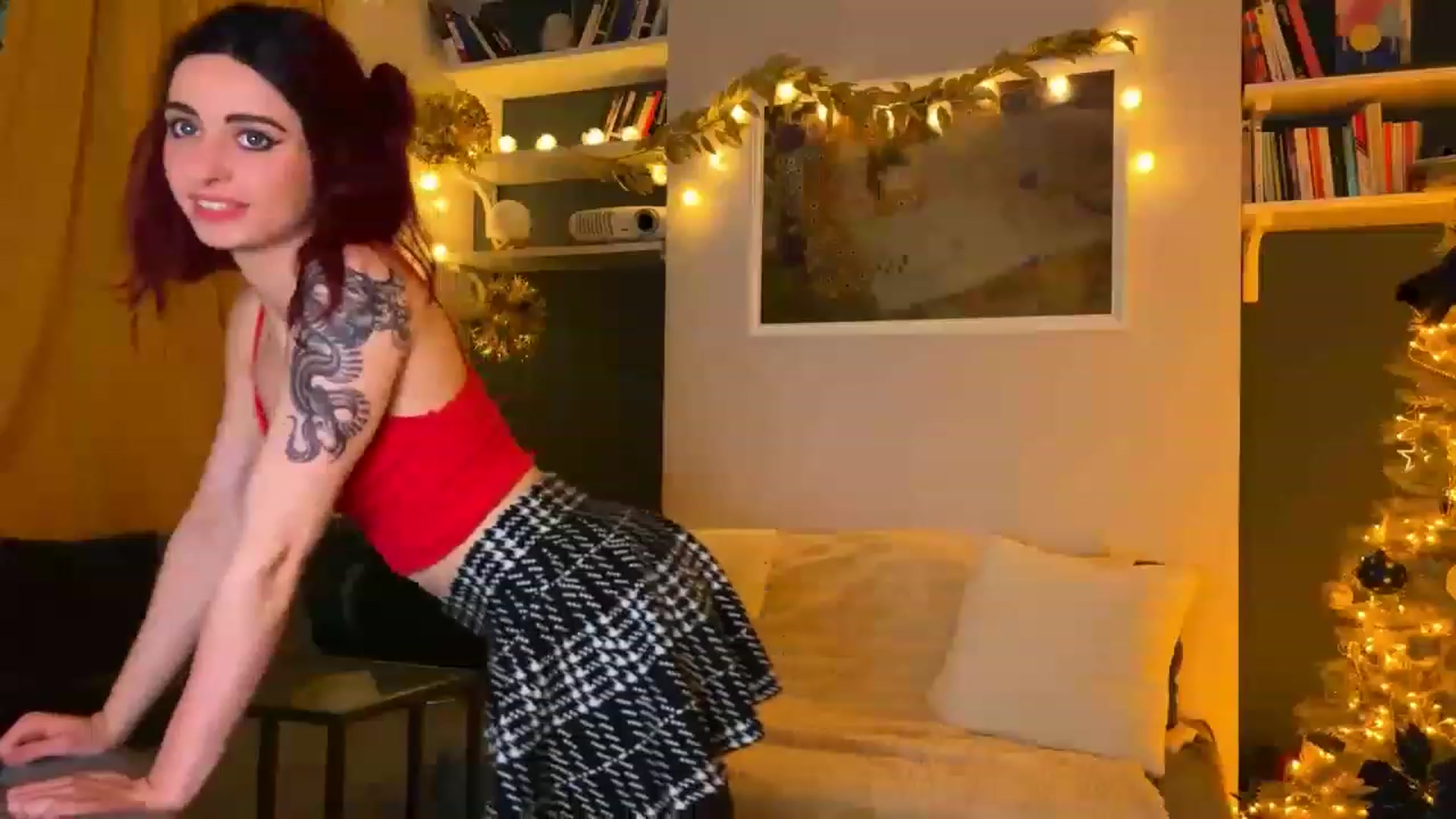 Gallery image thumbnail from LolaBunnybun's myfreecams stream on, 12/22/2022, 23:17 image 5 of 20