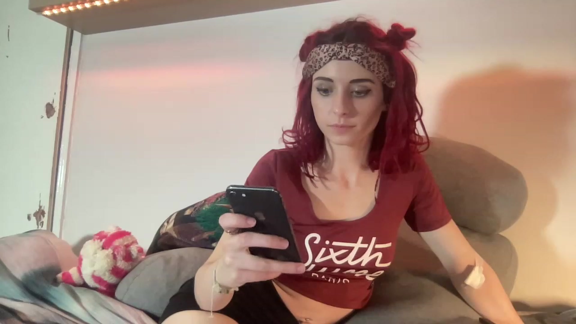 Gallery image thumbnail from LolaBunnybun's myfreecams stream on, 03/19/2023, 03:47 image 10 of 20