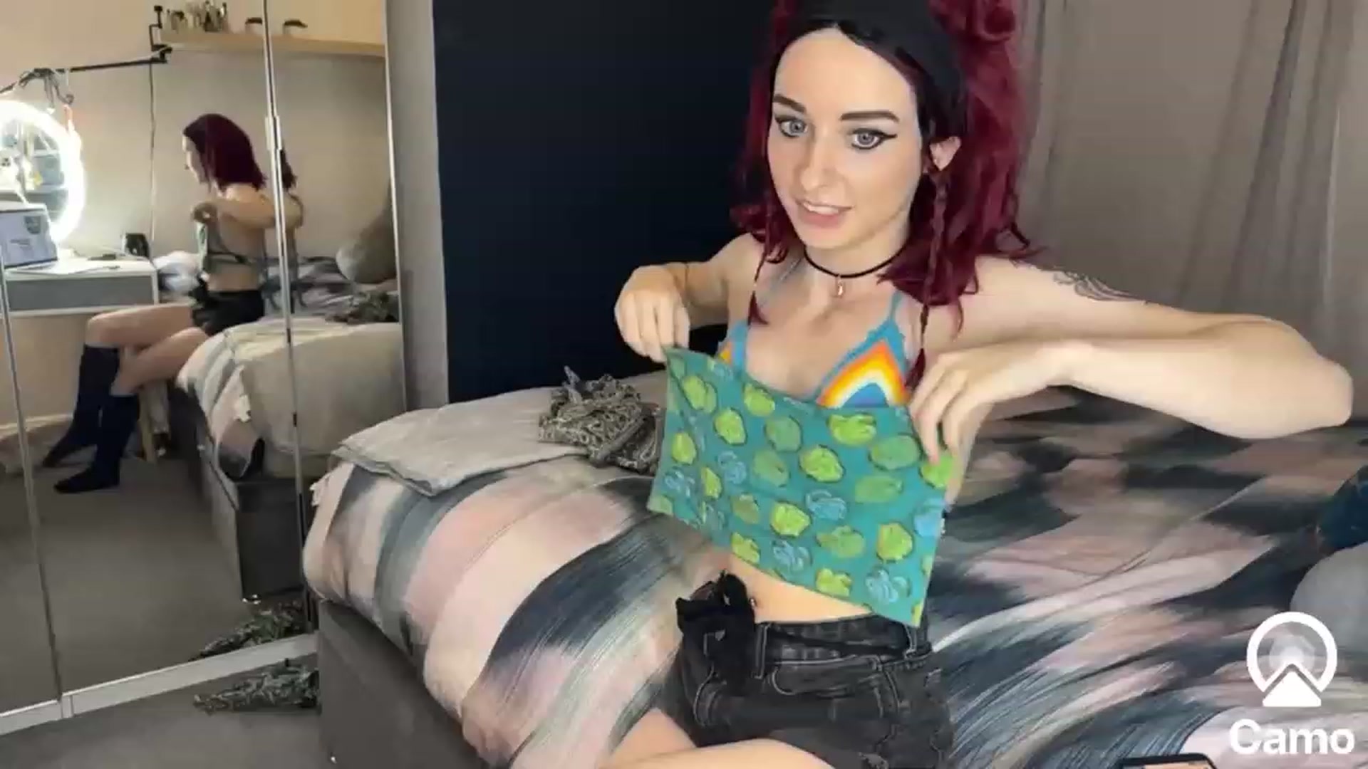 Gallery image thumbnail from LolaBunnybun's myfreecams stream on, 03/25/2023, 23:47 image 2 of 20