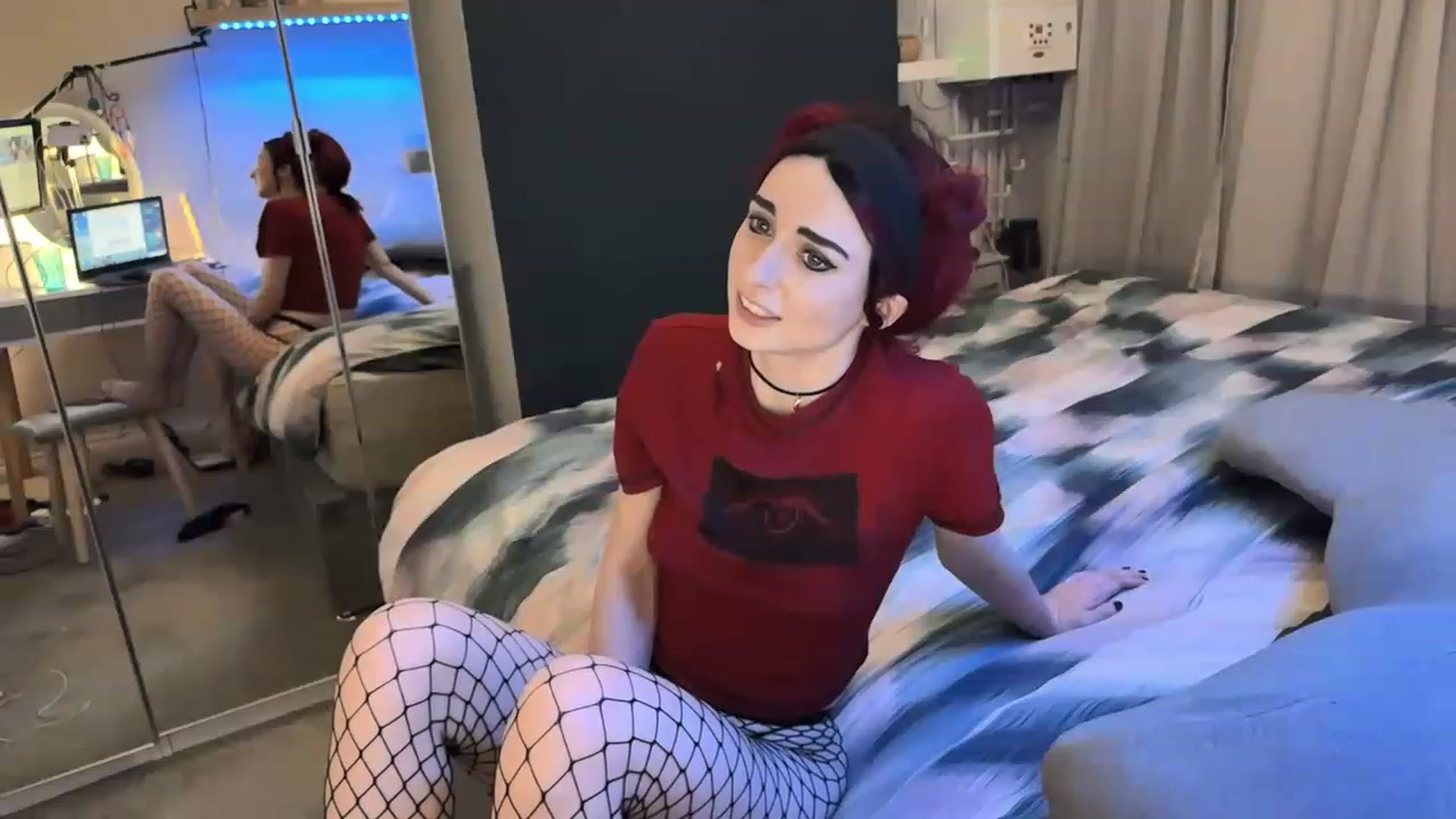 Gallery image thumbnail from LolaBunnybun's myfreecams stream on, 03/29/2023, 21:12 image 17 of 20