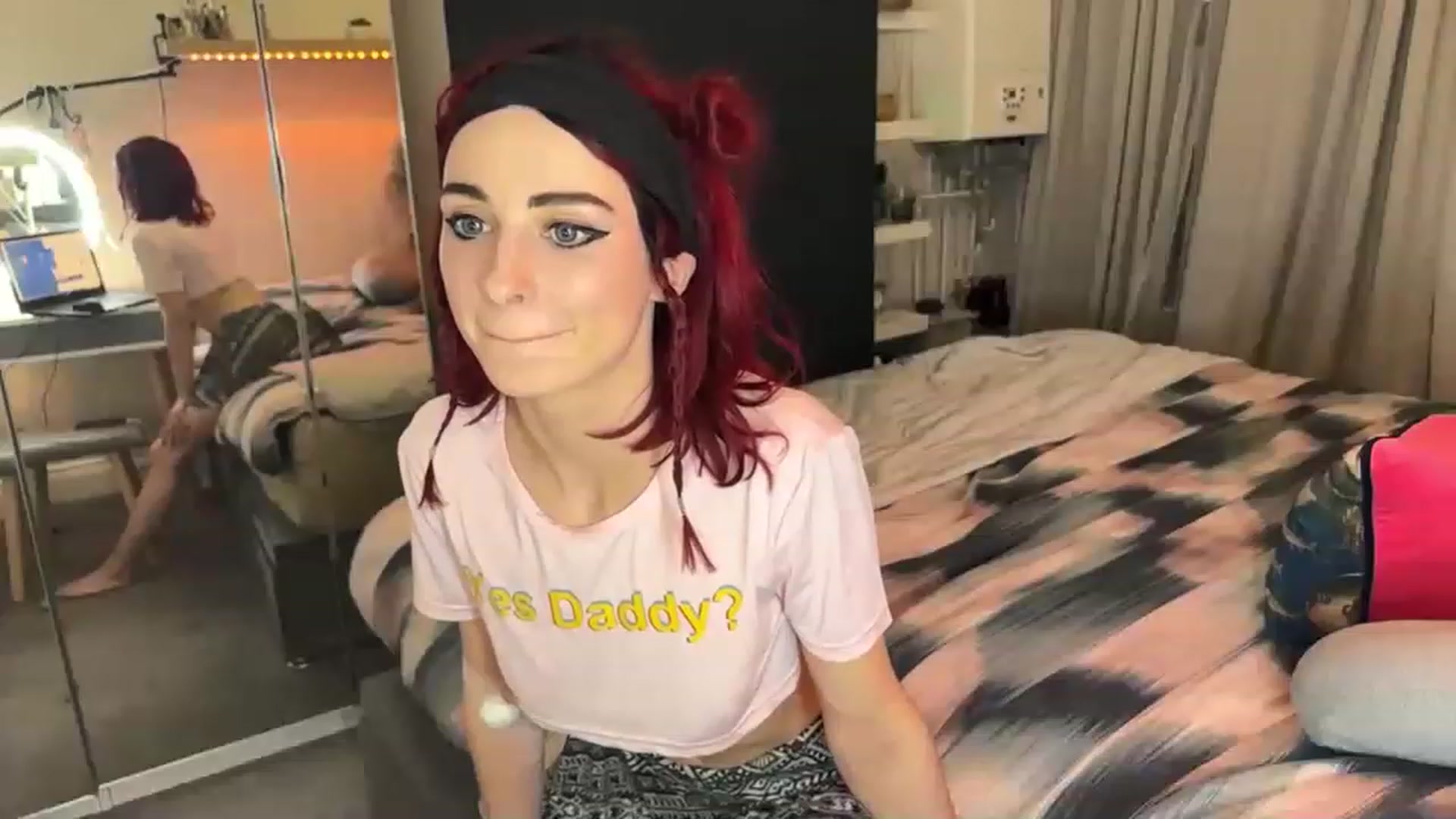 Gallery image thumbnail from LolaBunnybun's myfreecams stream on, 03/31/2023, 21:19 image 11 of 20