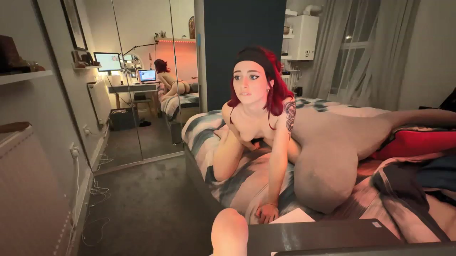 Gallery image thumbnail from LolaBunnybun's myfreecams stream on, 04/17/2023, 01:21 image 16 of 20