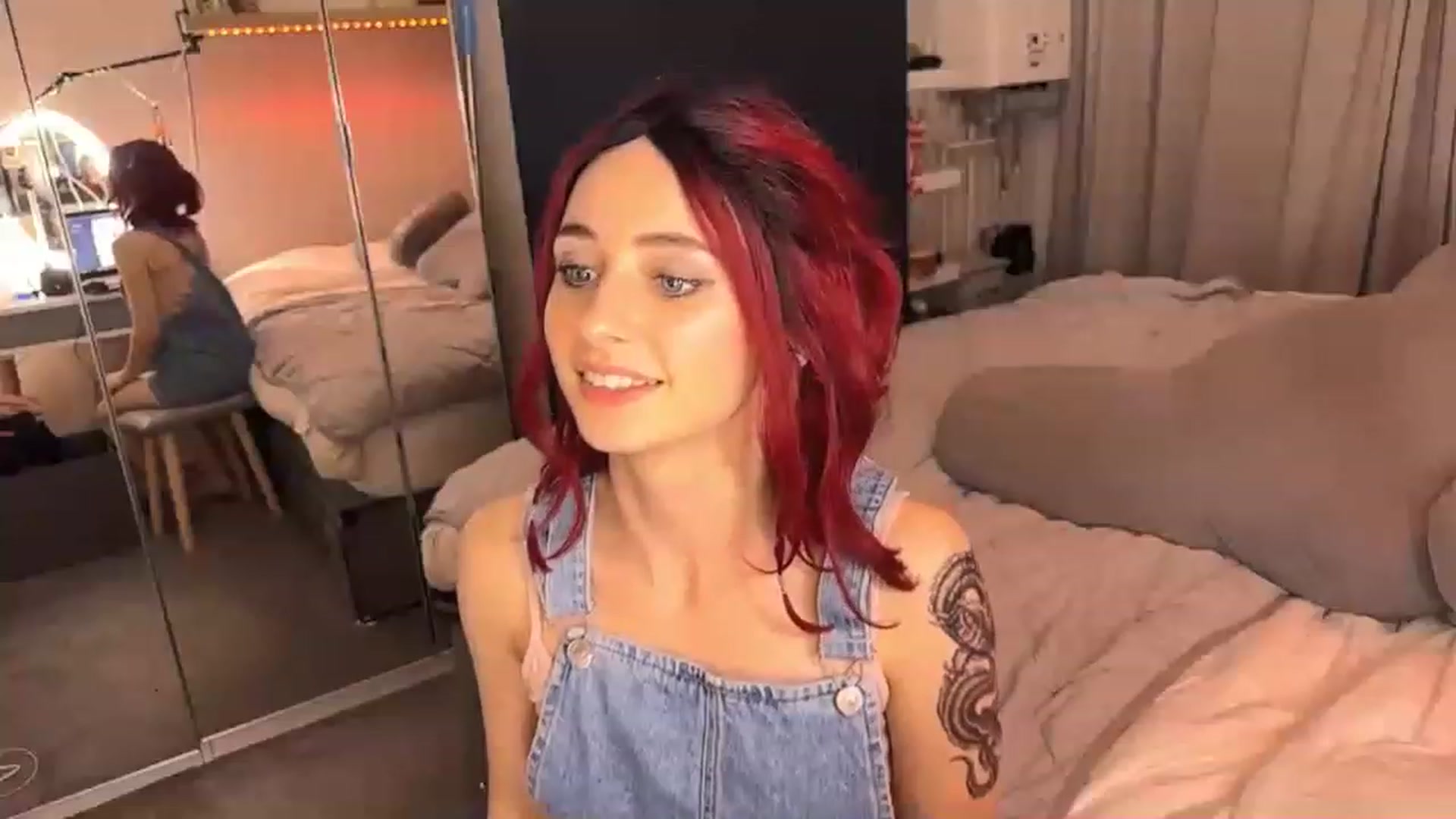 Gallery image thumbnail from LolaBunnybun's myfreecams stream on, 04/20/2023, 23:54 image 4 of 20
