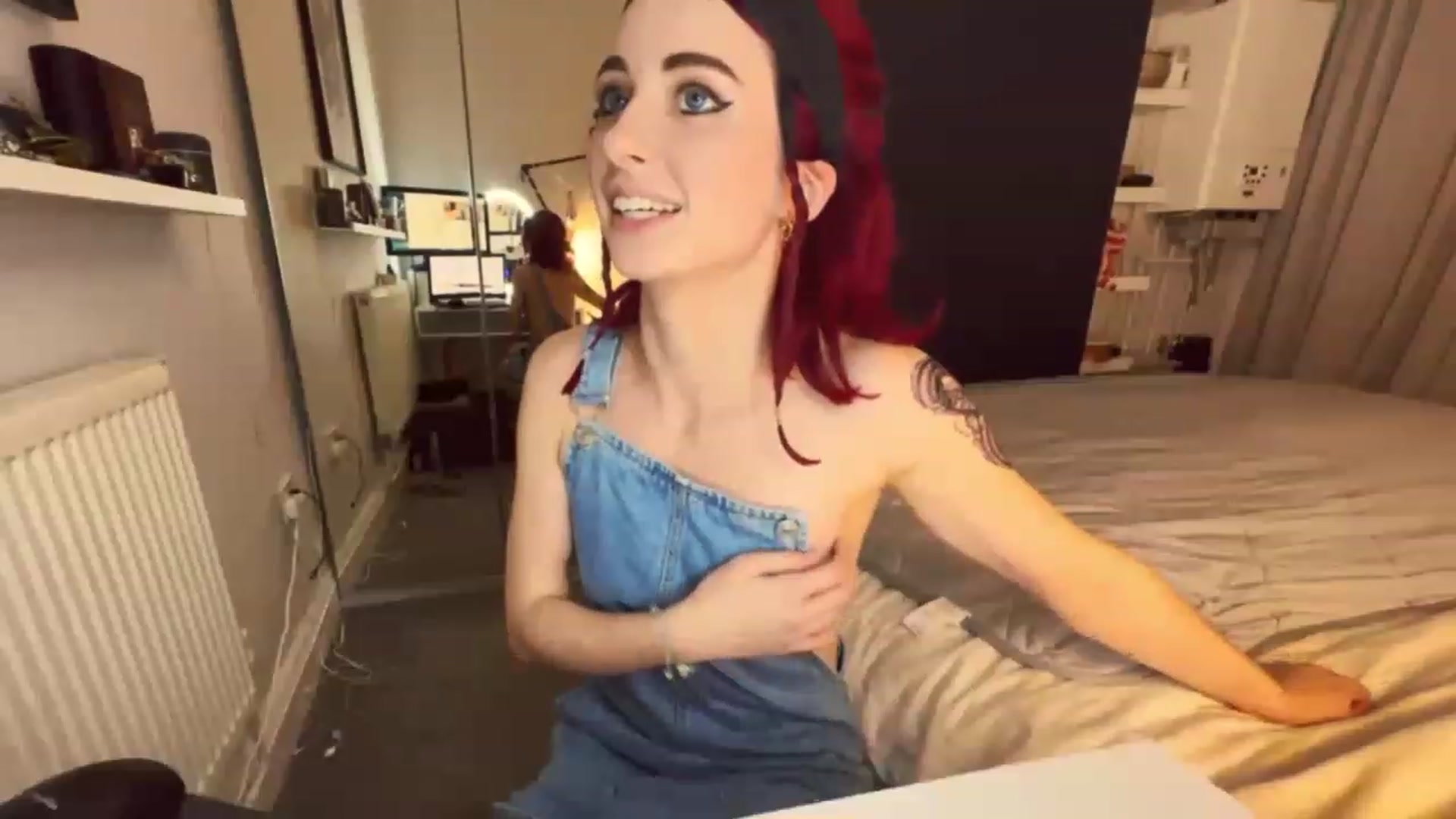 Gallery image thumbnail from LolaBunnybun's myfreecams stream on, 04/22/2023, 22:52 image 16 of 20