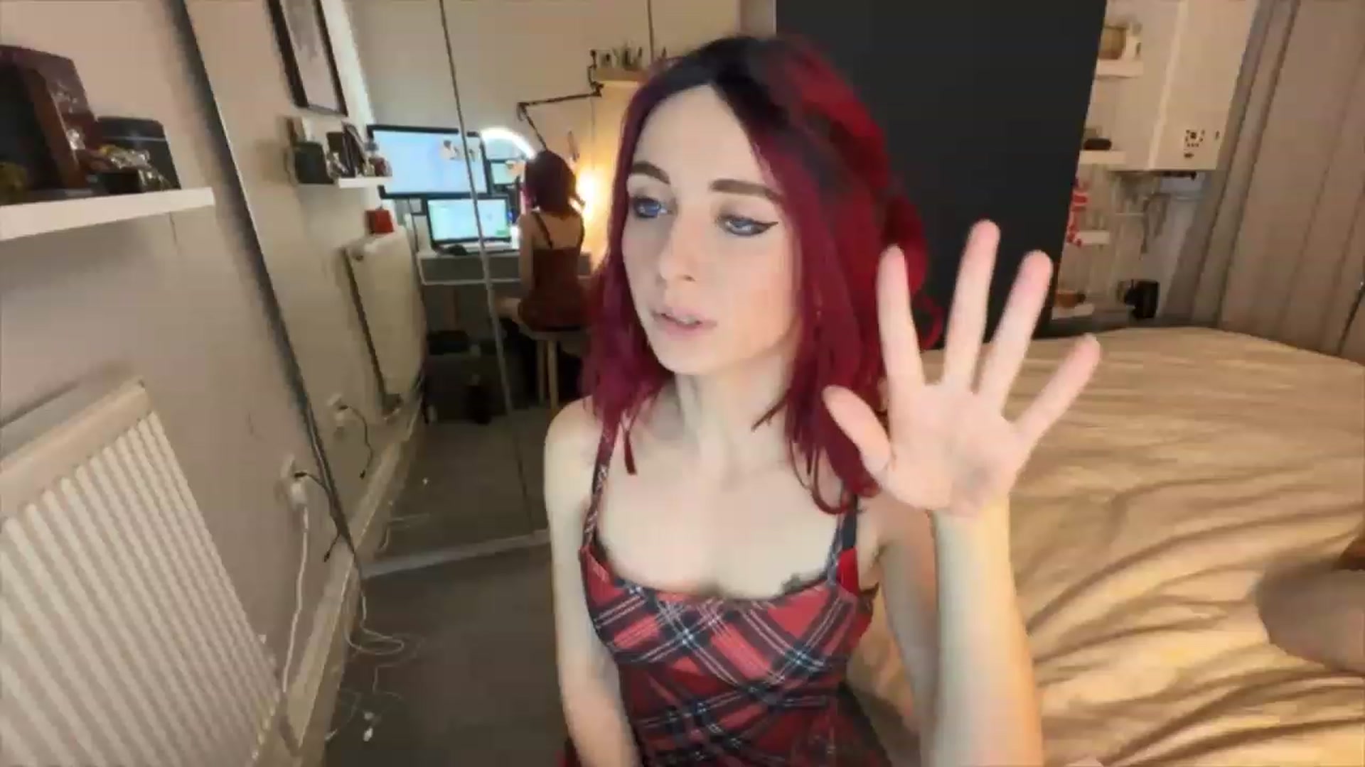 Gallery image thumbnail from LolaBunnybun's myfreecams stream on, 04/24/2023, 05:53 image 7 of 20