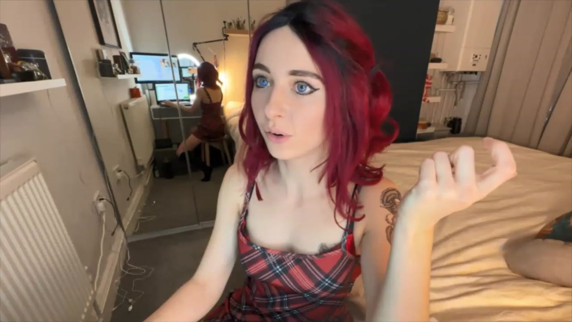 Gallery image thumbnail from LolaBunnybun's myfreecams stream on, 04/24/2023, 05:53 image 4 of 20