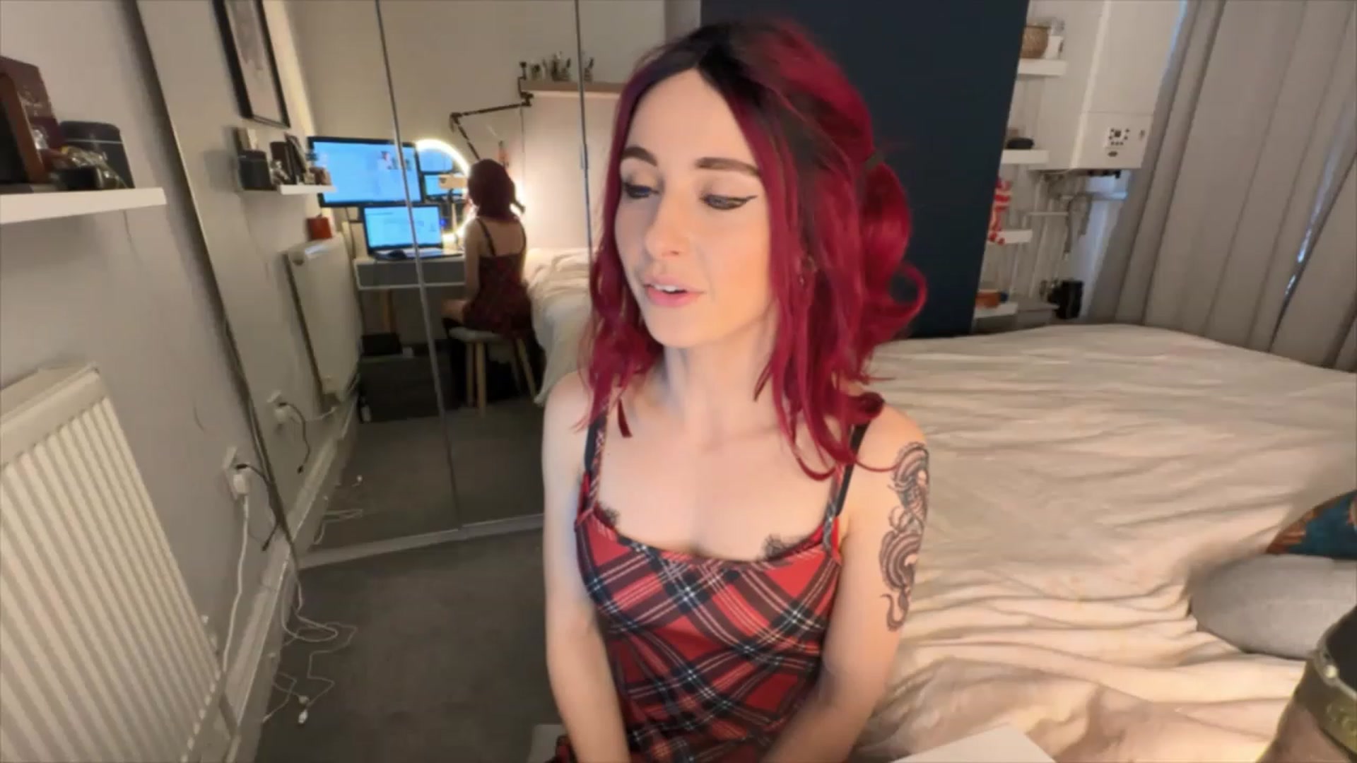 Gallery image thumbnail from LolaBunnybun's myfreecams stream on, 04/24/2023, 05:53 image 19 of 20