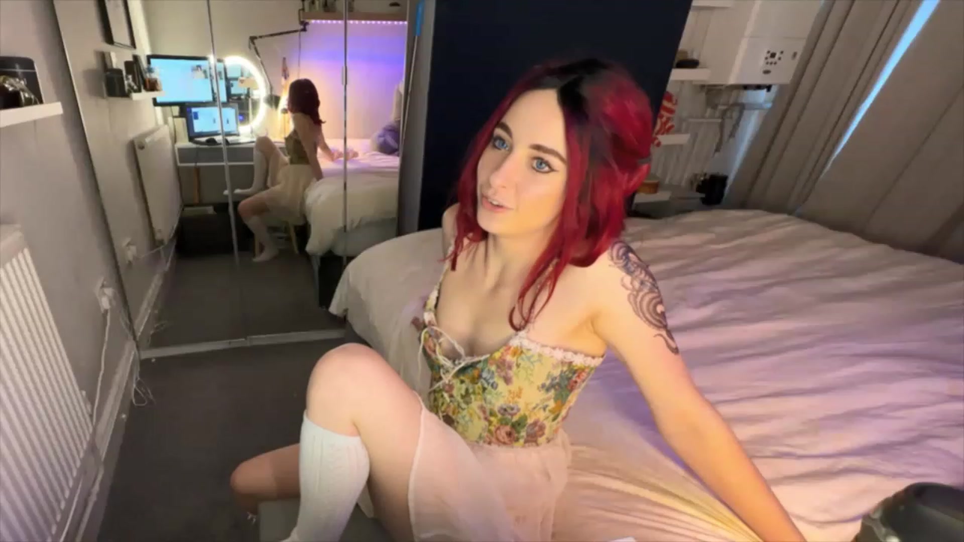 Gallery image thumbnail from LolaBunnybun's myfreecams stream on, 04/25/2023, 06:47 image 9 of 20