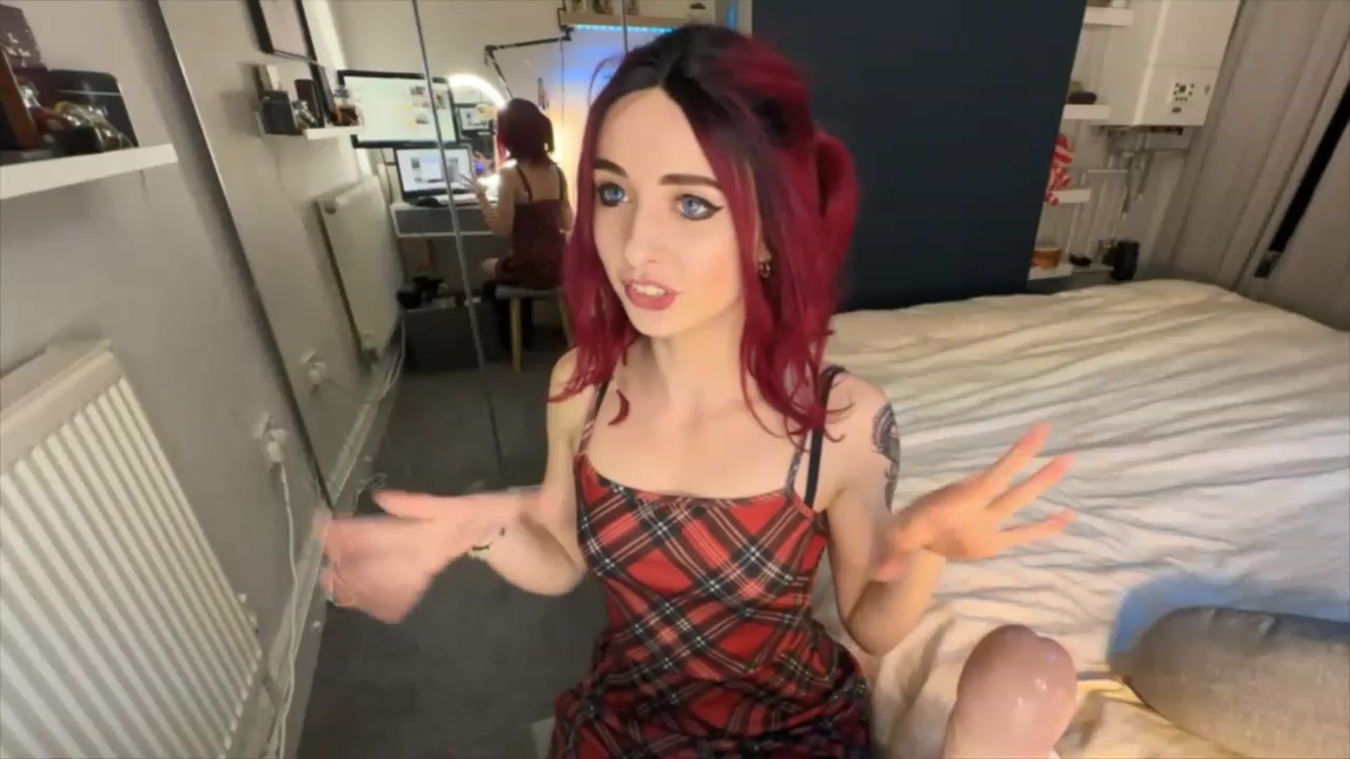 Gallery image thumbnail from LolaBunnybun's myfreecams stream on, 04/29/2023, 24:01 image 20 of 20