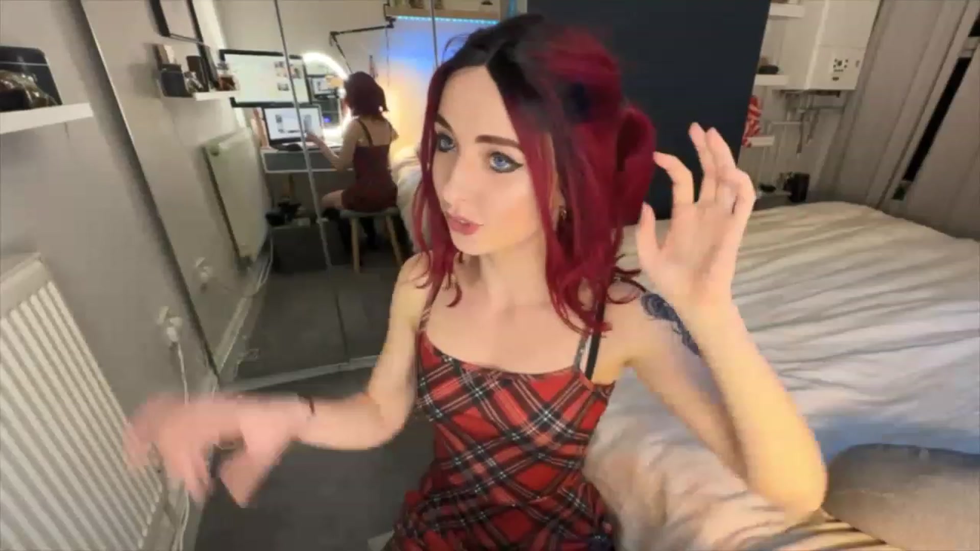 Gallery image thumbnail from LolaBunnybun's myfreecams stream on, 04/29/2023, 24:46 image 6 of 20