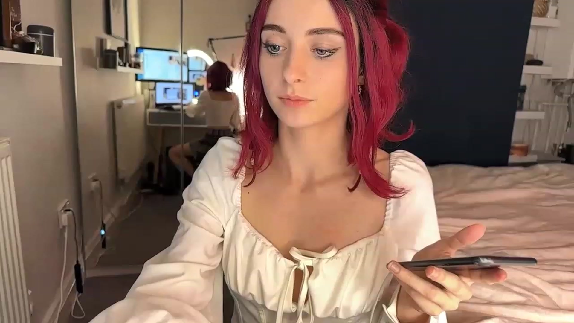 Gallery image thumbnail from LolaBunnybun's myfreecams stream on, 05/02/2023, 24:10 image 17 of 20