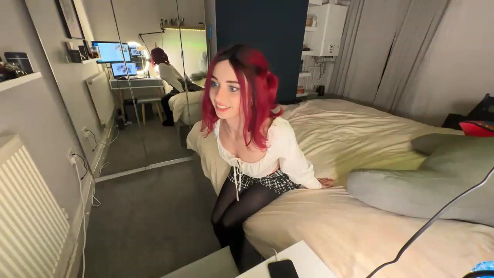 Gallery image thumbnail from LolaBunnybun's myfreecams stream on, 05/02/2023, 24:10 image 4 of 20