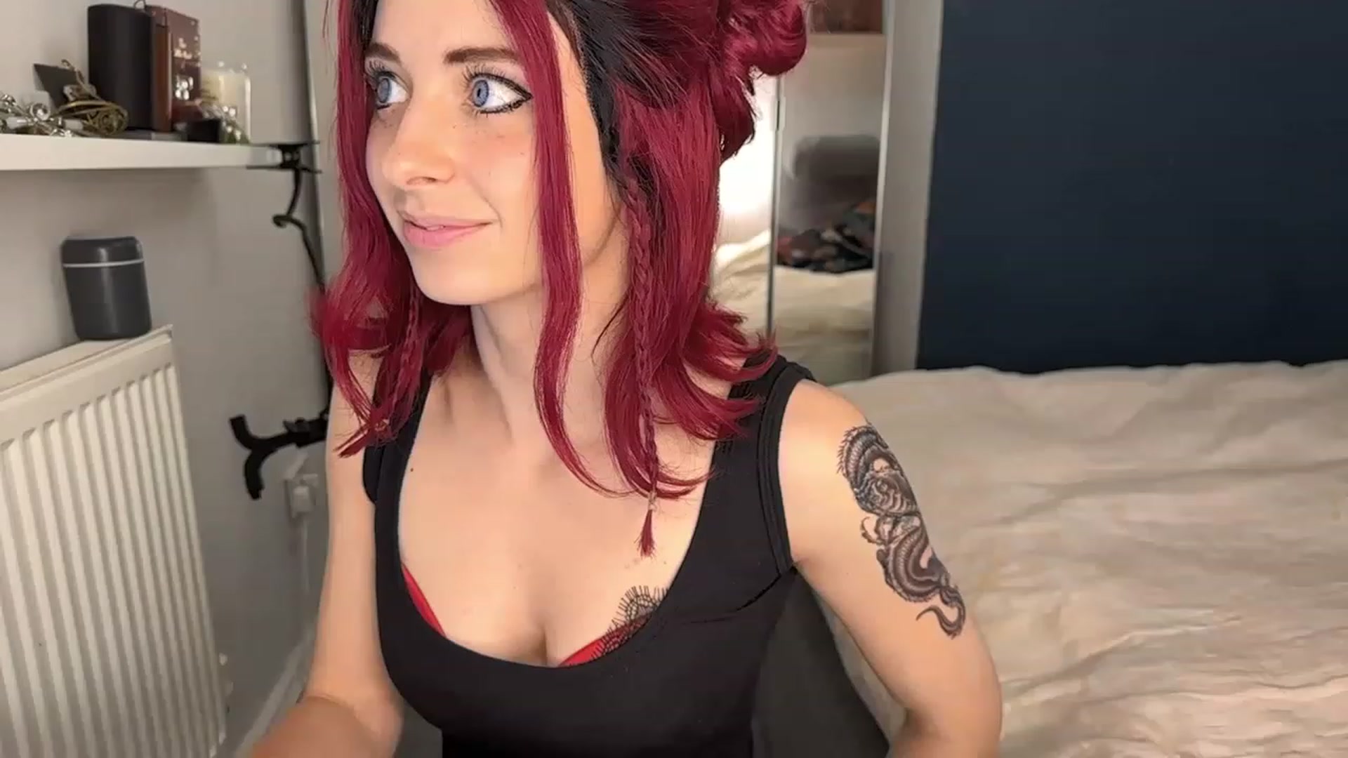 Gallery image thumbnail from LolaBunnybun's myfreecams stream on, 05/20/2023, 01:22 image 14 of 20