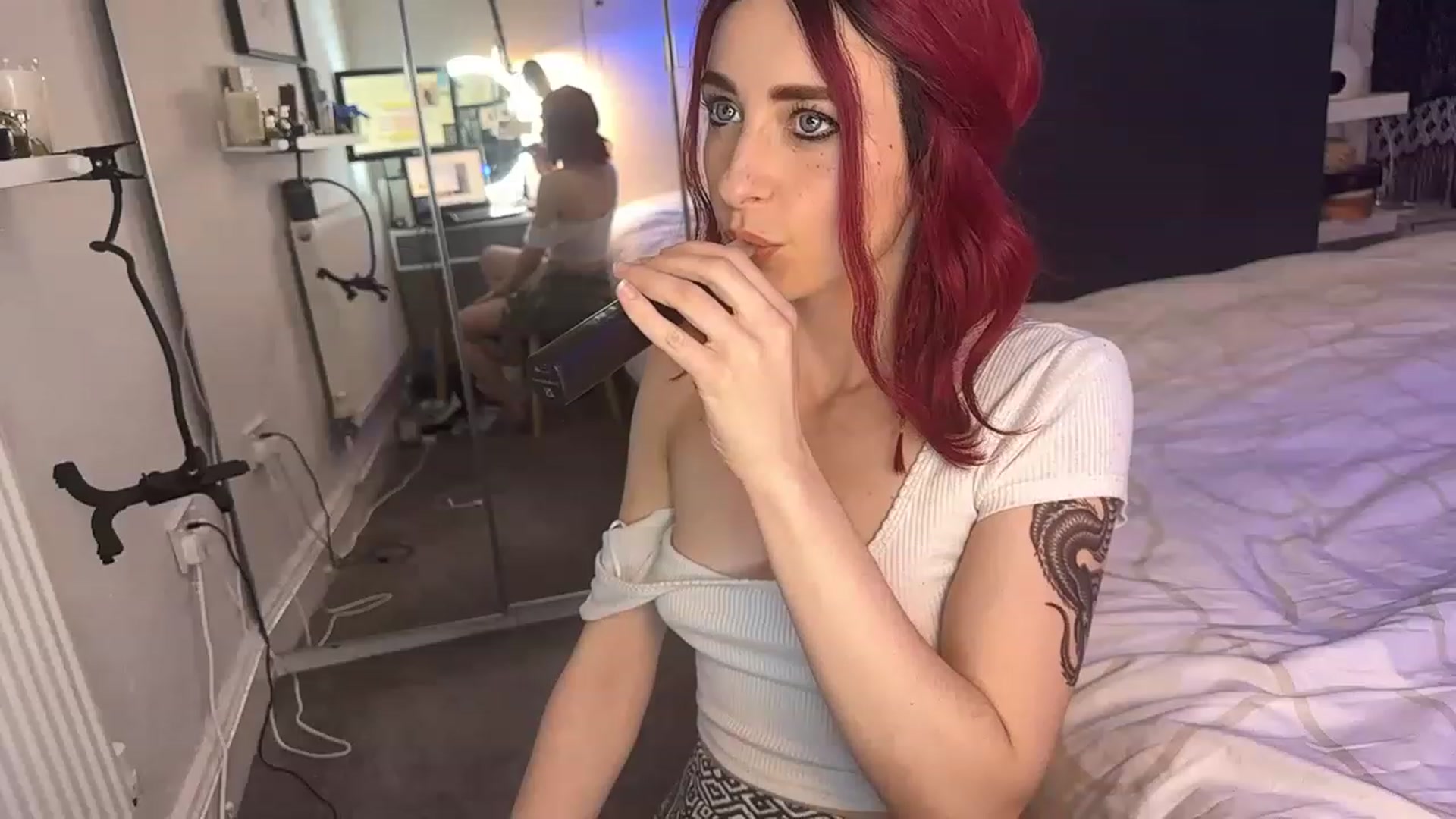 Gallery image thumbnail from LolaBunnybun's myfreecams stream on, 05/26/2023, 23:24 image 14 of 20