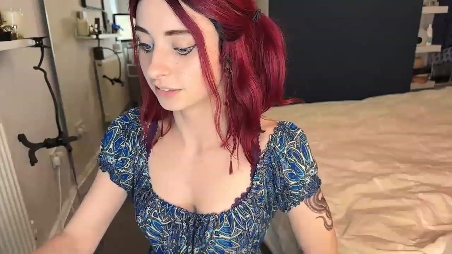 Gallery image thumbnail from LolaBunnybun's myfreecams stream on, 05/27/2023, 22:37 image 9 of 20